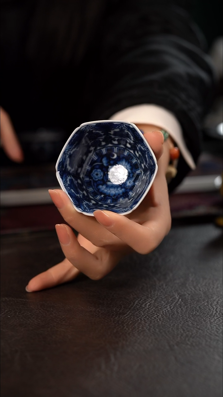 洪印慕明蓝地宝相飞天女神六方杯