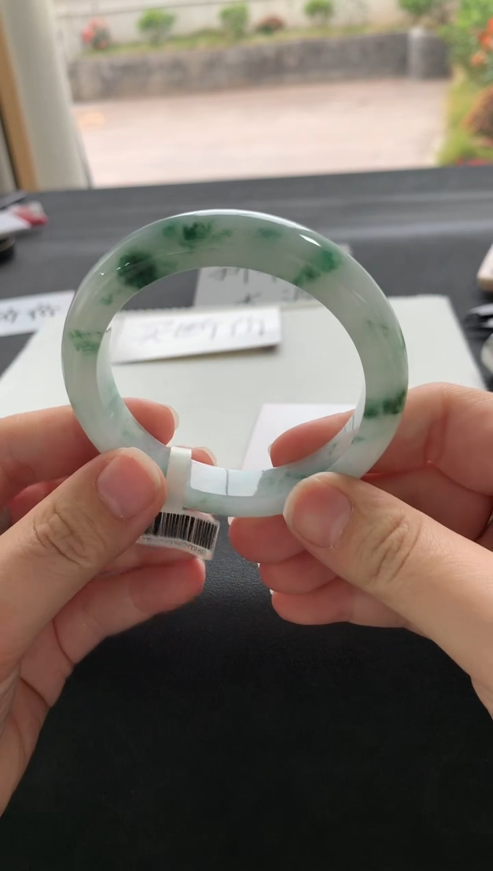 【闪购商品】翡翠手镯未镶嵌57.4正圈买断Y1268