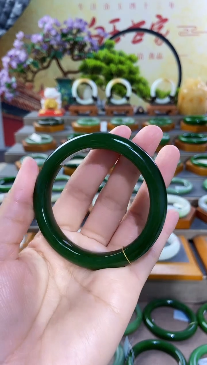 【闪购商品】和田玉手镯未镶嵌俄罗斯老坑碧玉手镯