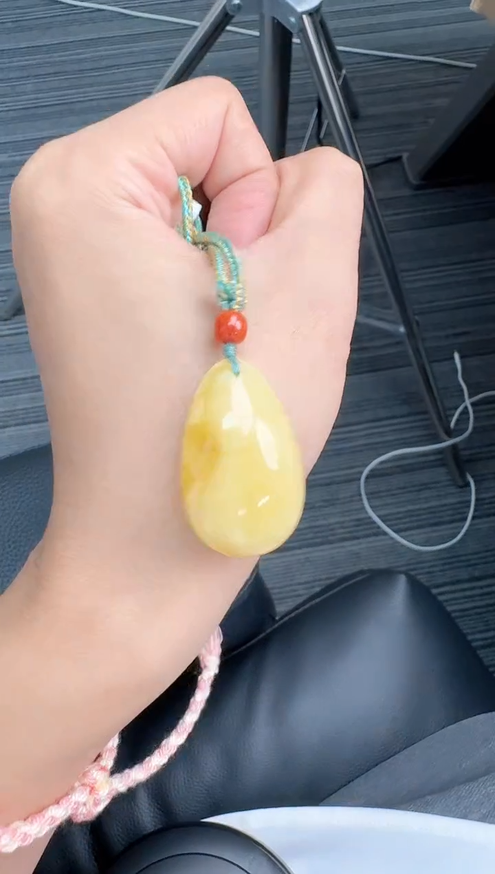 未镶嵌颈饰琥珀蜜蜡水滴多样性发其一