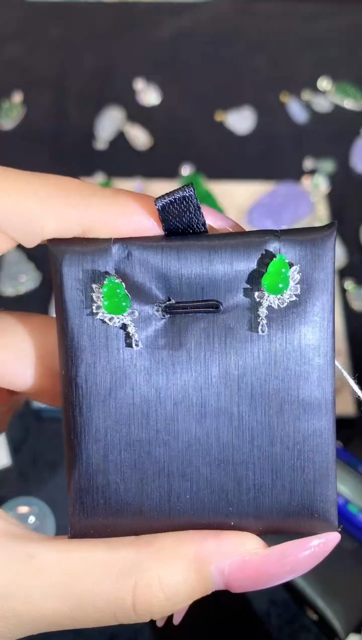 【闪购商品】翡翠耳饰18K金镶嵌a129时尚