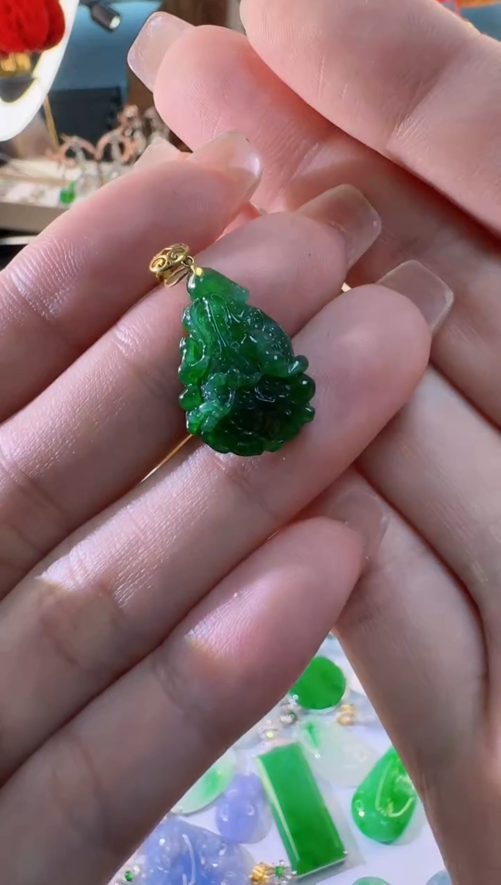 【闪购商品】翡翠18K金镶嵌颈饰缅甸翡翠A货挂件