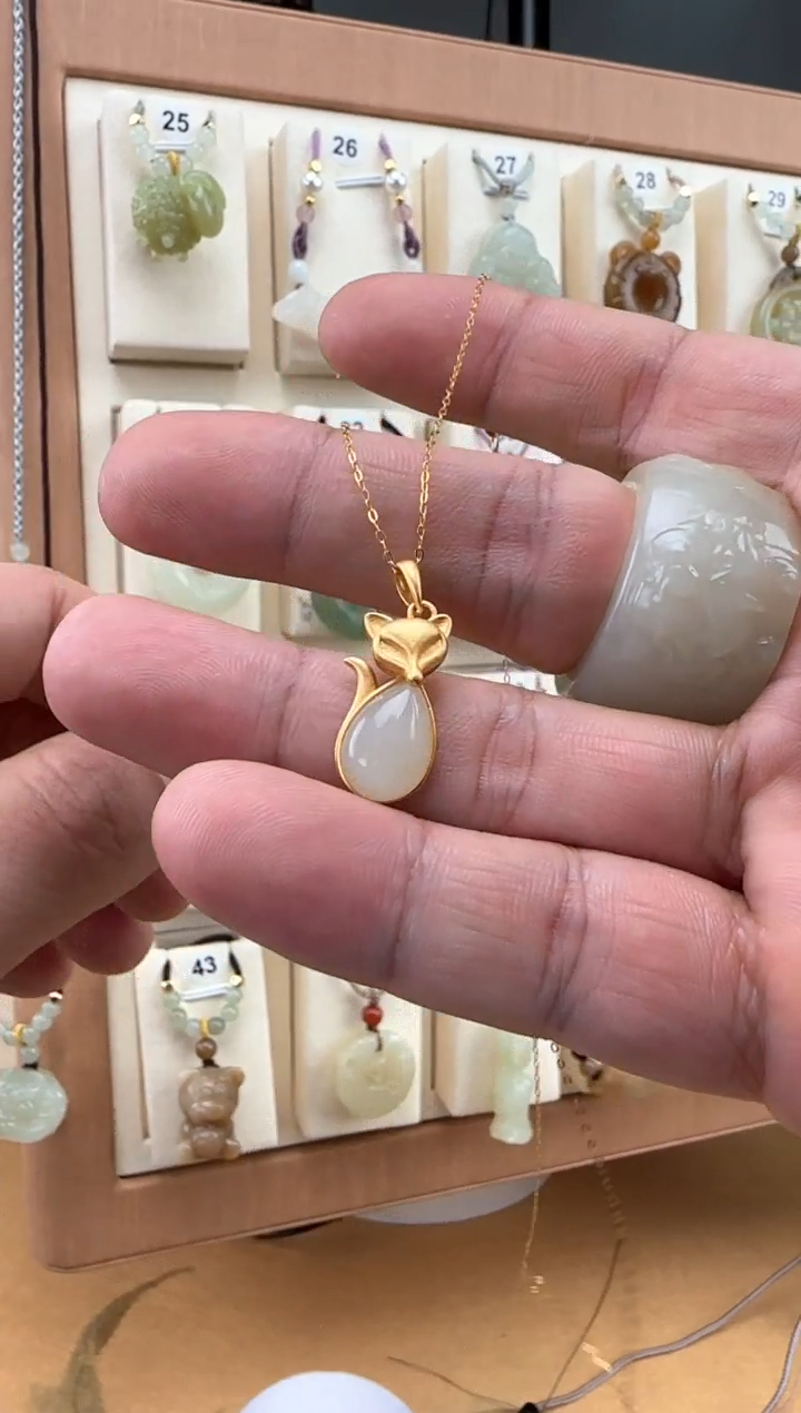 【闪购商品】和田玉颈饰银S925镀金镶嵌小狐狸吊坠