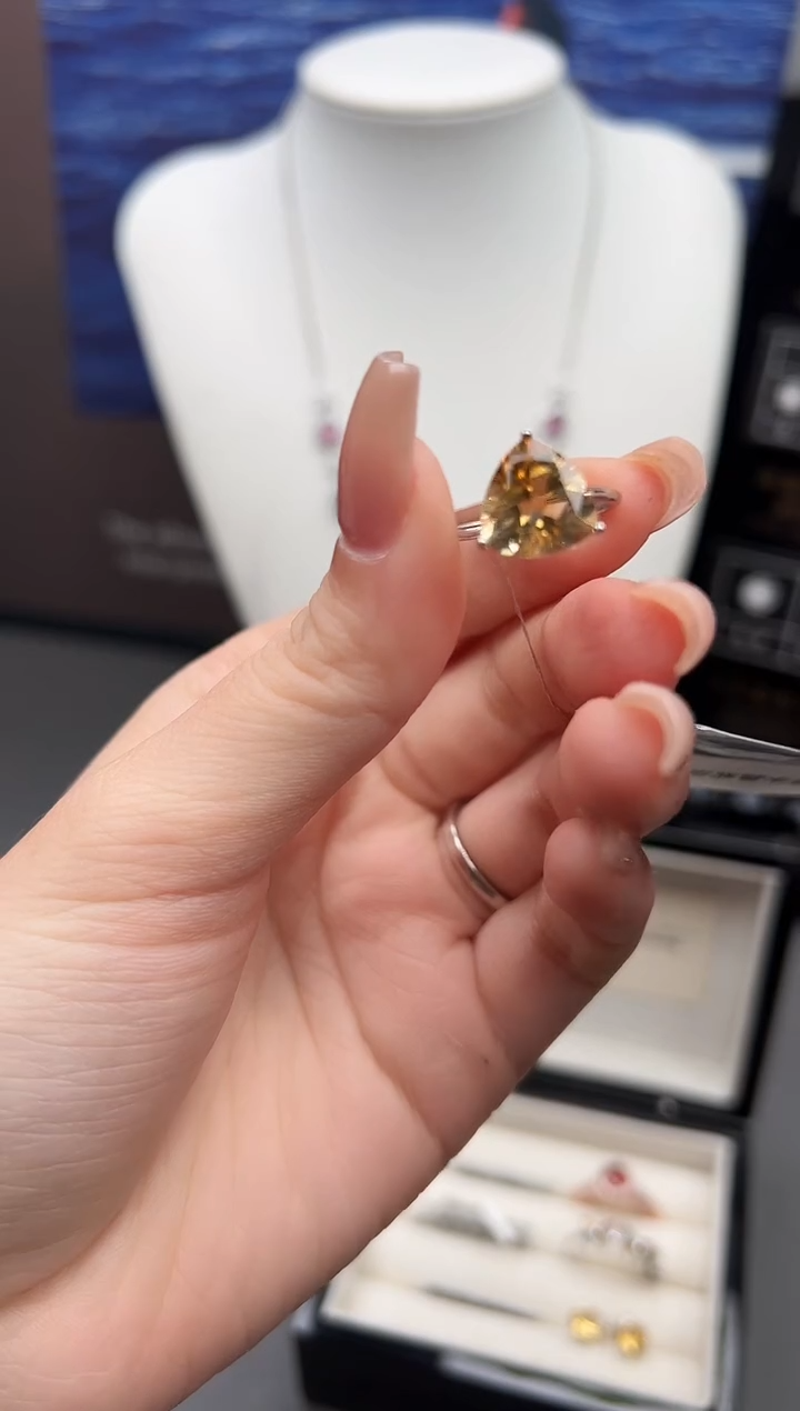 银S925镶嵌戒指水晶18