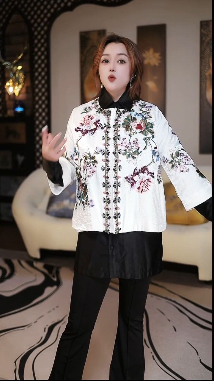 吊带CW11刺绣钉珠上衣白色