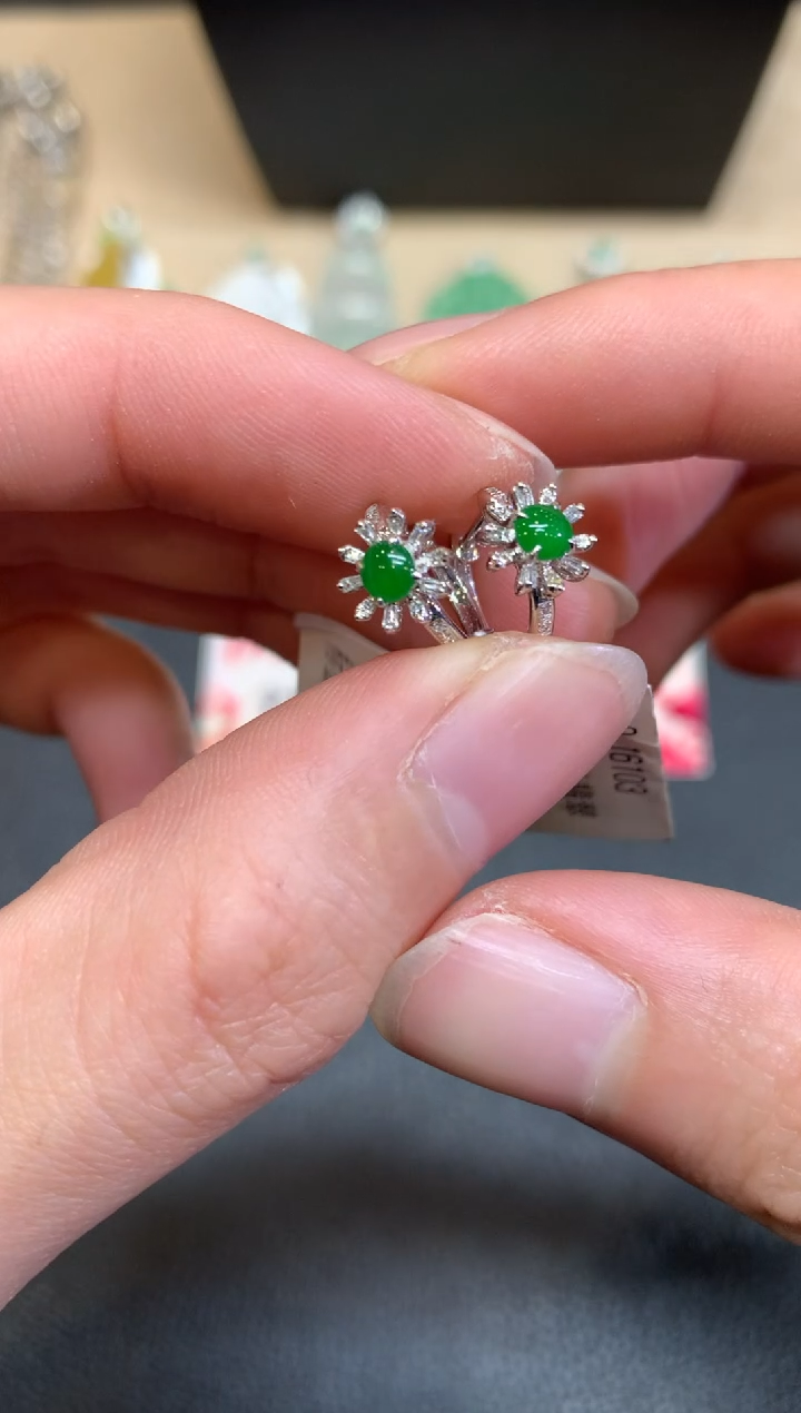 【闪购商品】翡翠耳饰18K金镶嵌蛋面【无服务费】