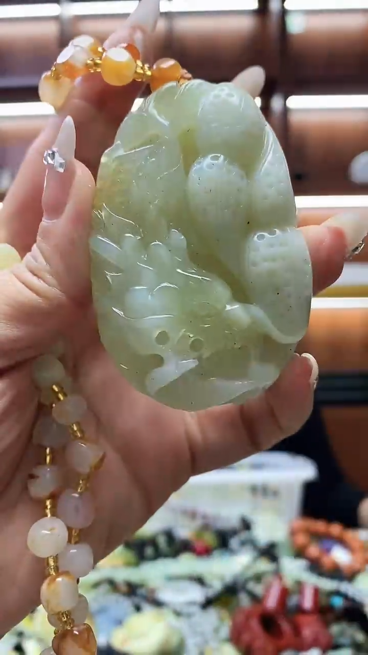 未镶嵌岫玉挂件 