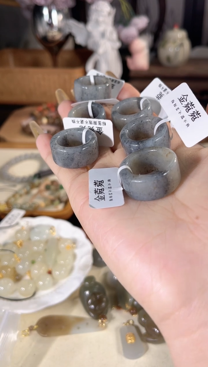 未镶嵌戒指和田玉15以下备注圈口多样性发其一