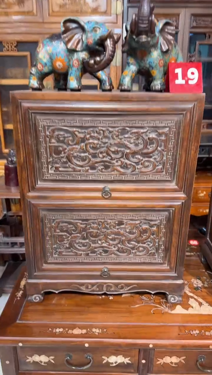 木黄花梨 上下翻门 龙纹小柜子  1980