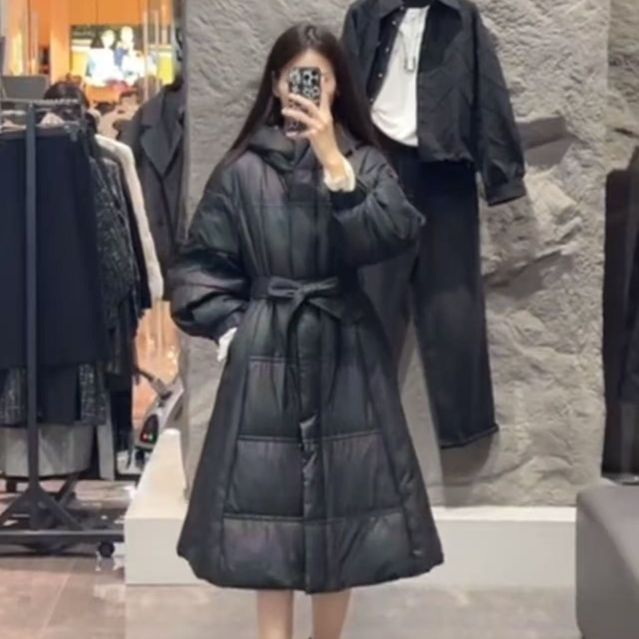 MAOKAI女装高领连帽收腰亮面长款羽绒服M224Z2432