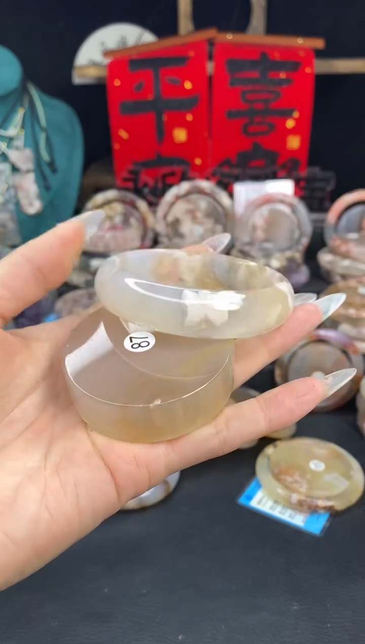 【闪购商品】石英质玉手镯（圆镯）未镶嵌57