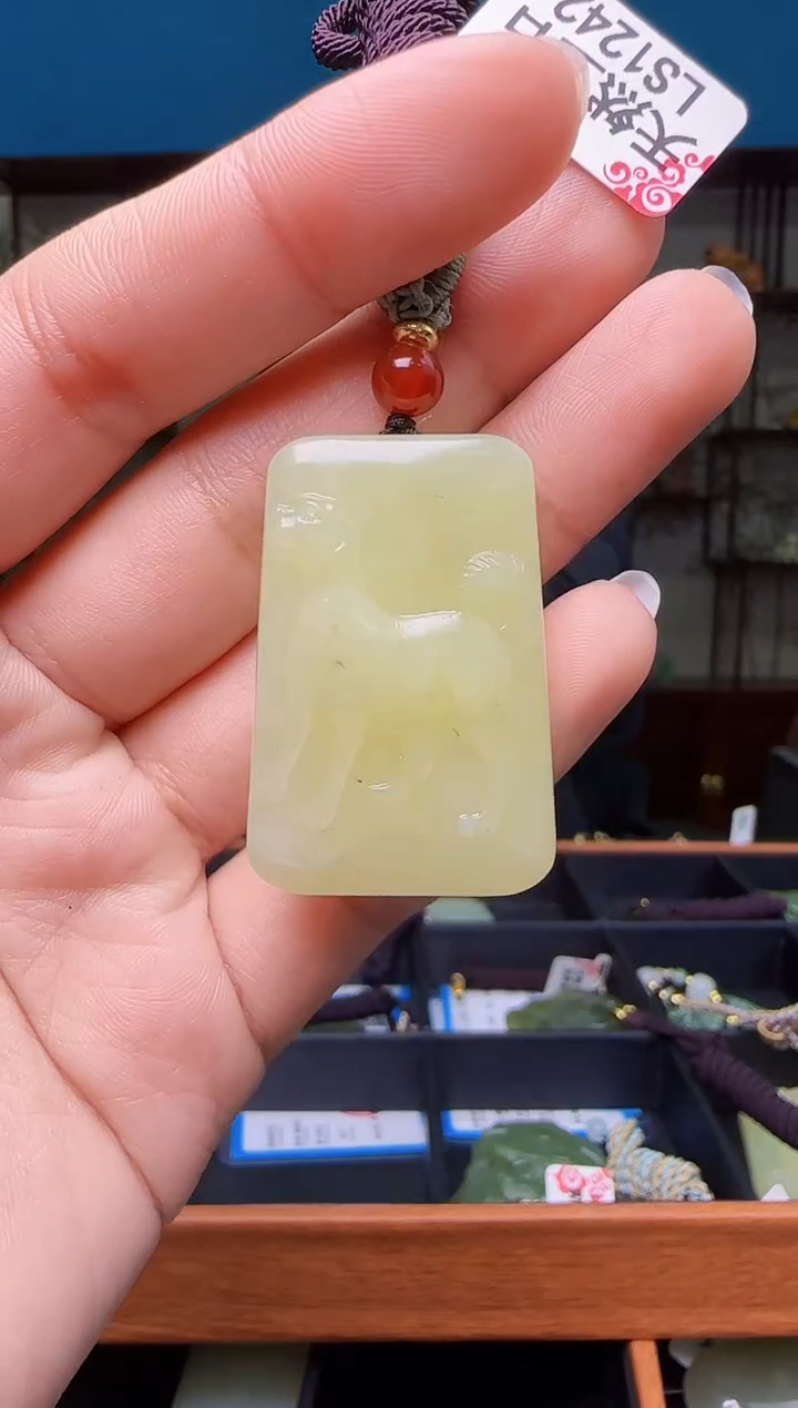 颈饰未镶嵌和田玉1