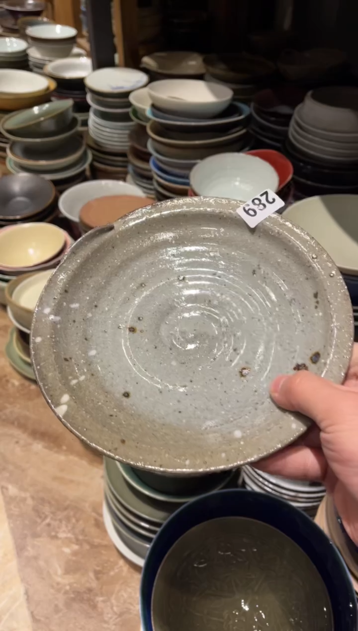 【闪购商品】瓷片289灰色手工粗陶盘1个