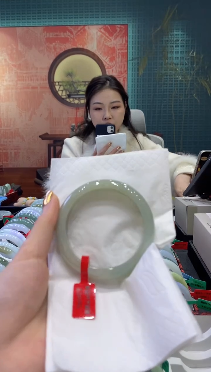 【闪购商品】翡翠手镯未镶嵌多人12828