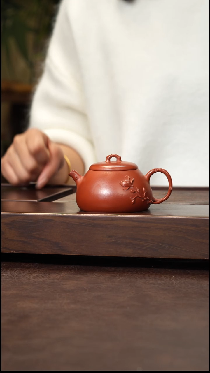茶壶紫砂朱泥泥绘玉兰120cc左右