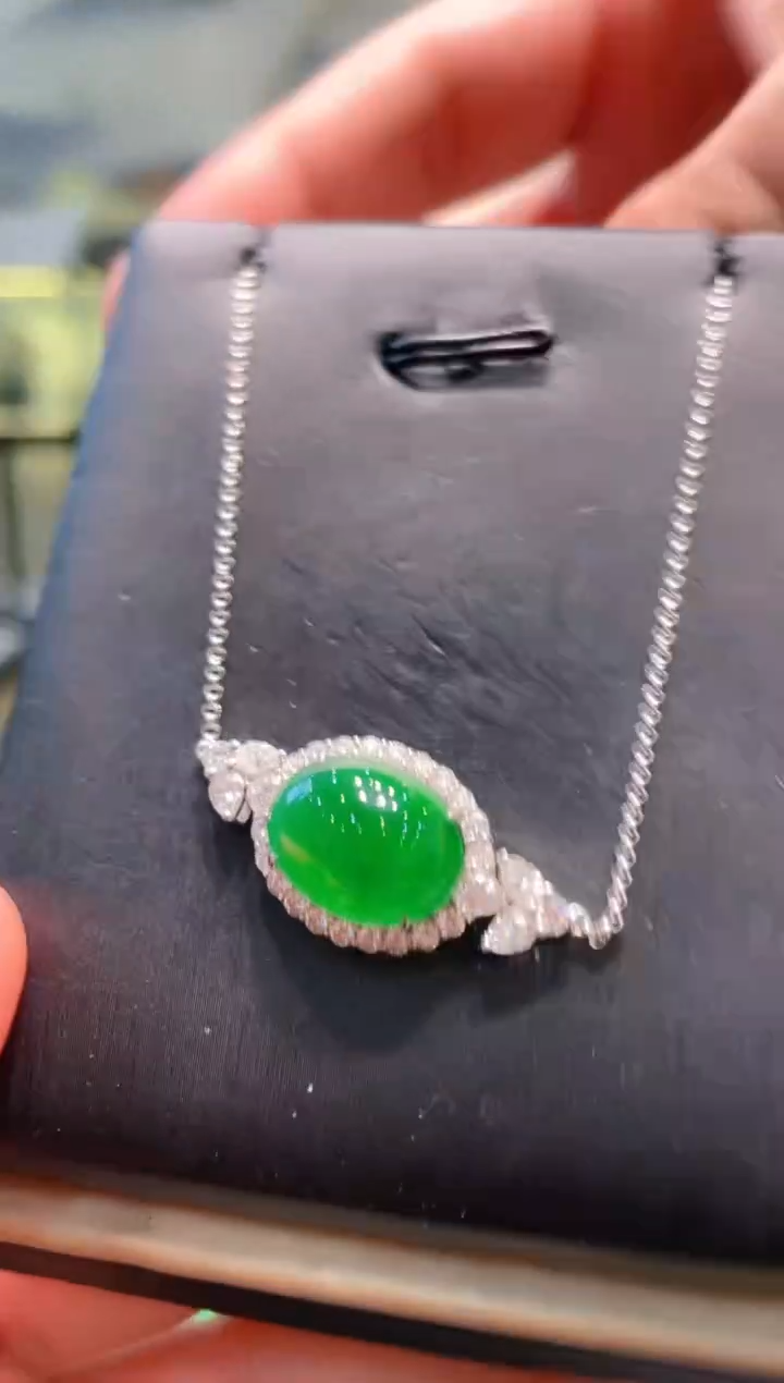 【闪购商品】翡翠颈饰18K金镶嵌A44手链天然A货翡翠