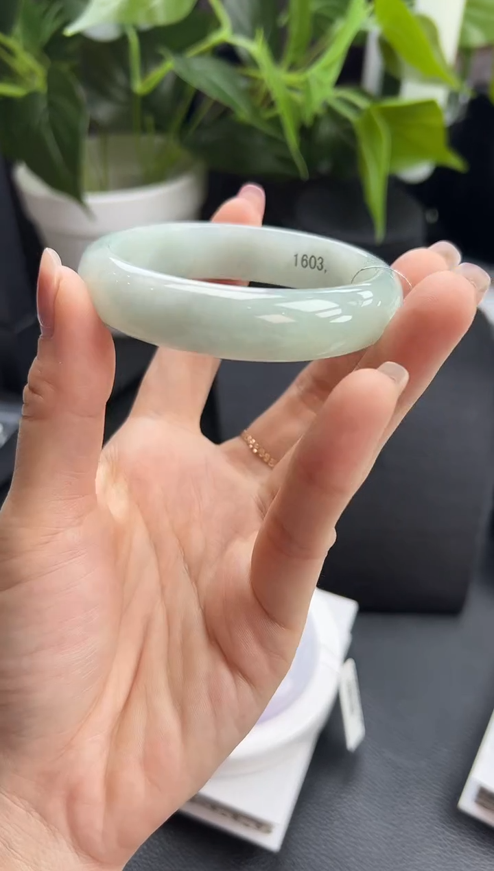【闪购商品】翡翠手镯未镶嵌手镯56-58圈口