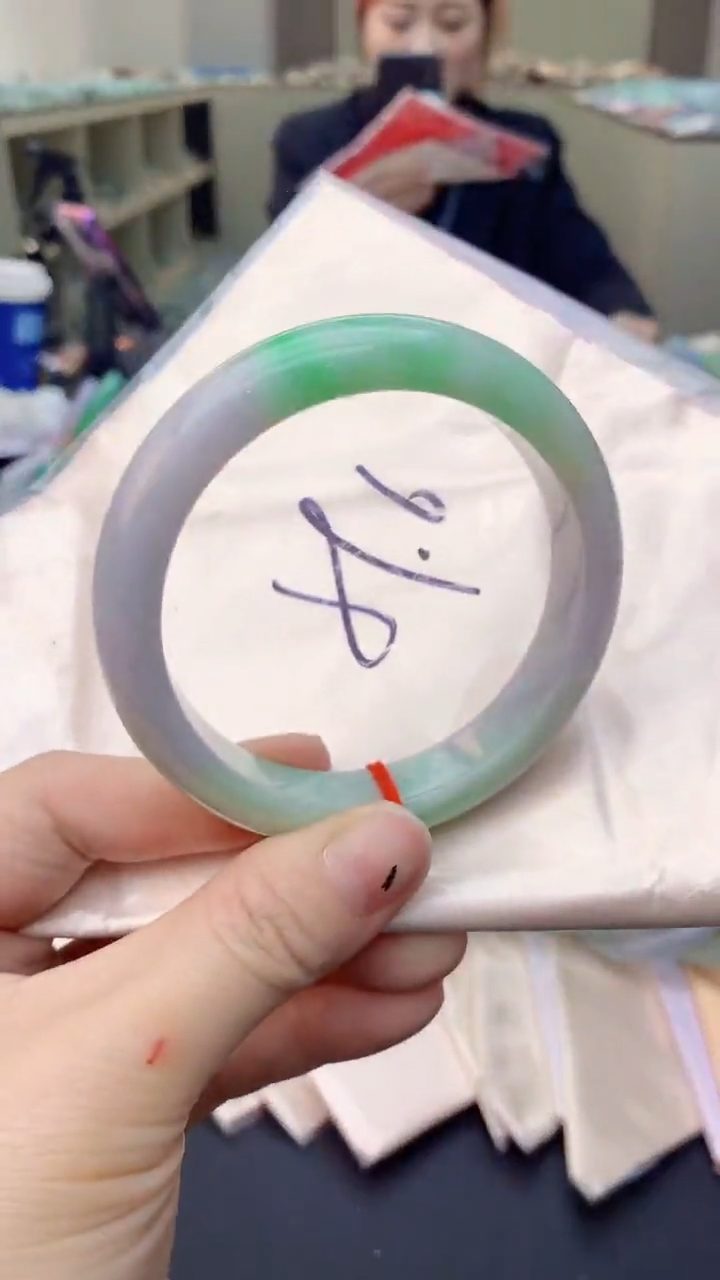 【闪购商品】翡翠手镯未镶嵌1018544570