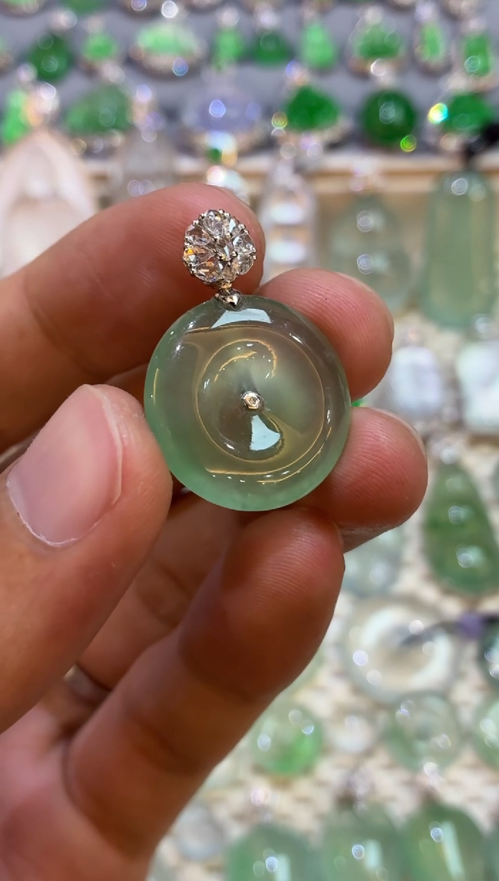 吊坠(不含链)18K金镶嵌翡翠扣子