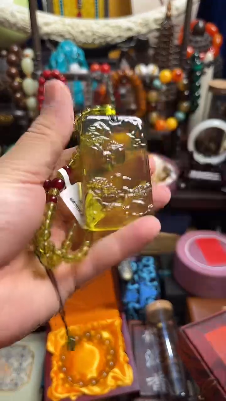 未镶嵌颈饰琥珀茶破山水+黄破