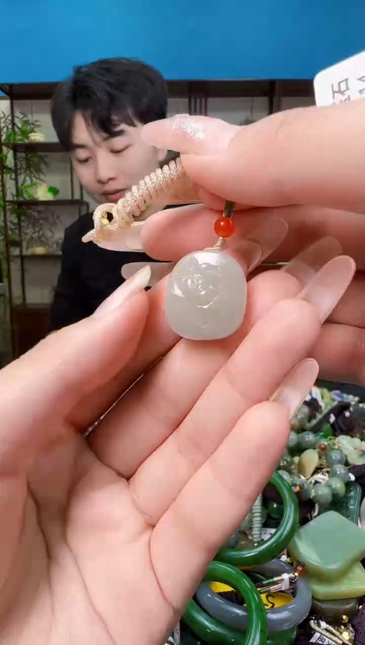 颈饰未镶嵌和田玉多样性发一