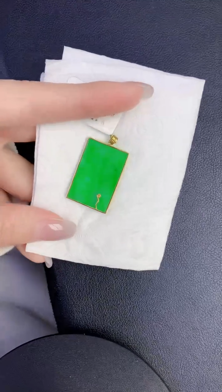 颈饰18K金镶嵌翡翠缅甸天然翡翠A货