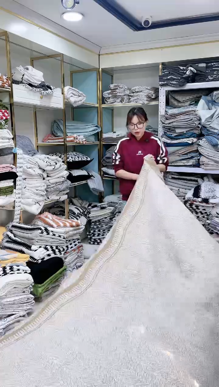 雪尼尔咖色人字纹420