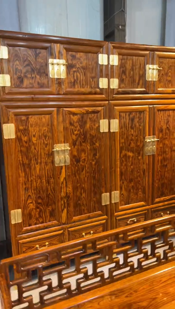 【闪购商品】花梨木类木雕柜子一对