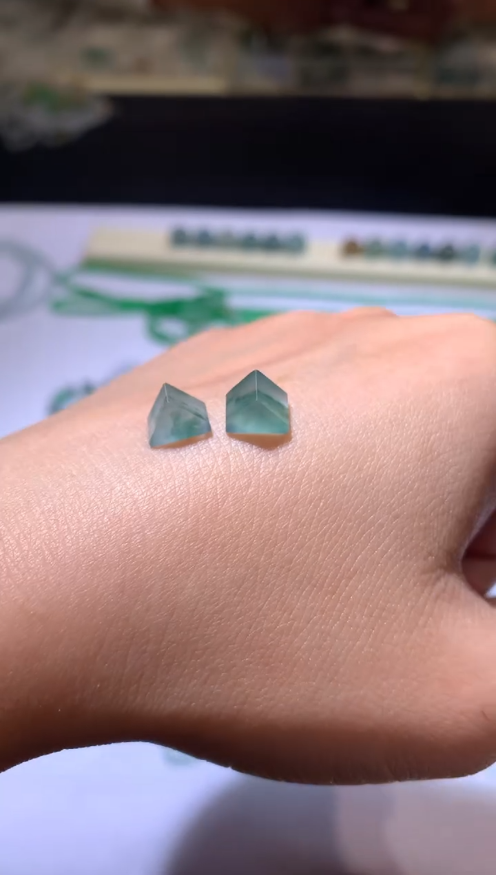 【闪购商品】定制翡翠未镶嵌两颗随型1600+160