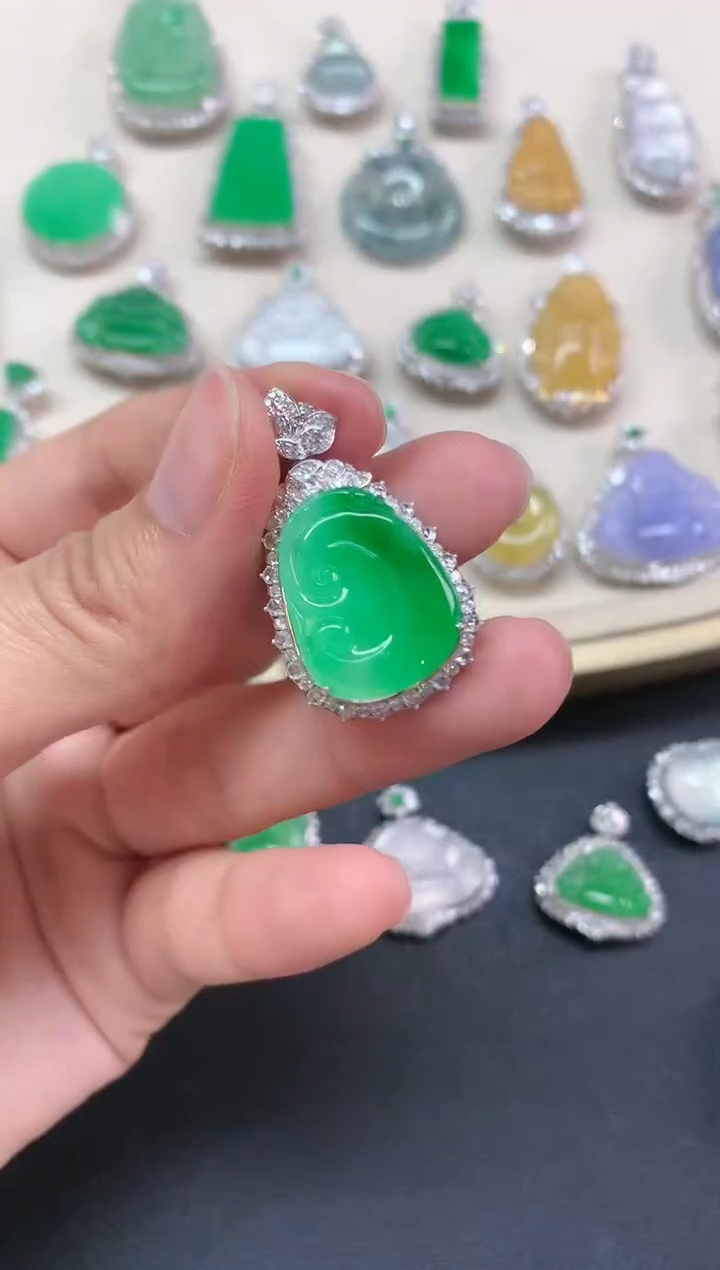 【闪购商品】翡翠吊坠(不含链)18K金镶嵌D62|16800