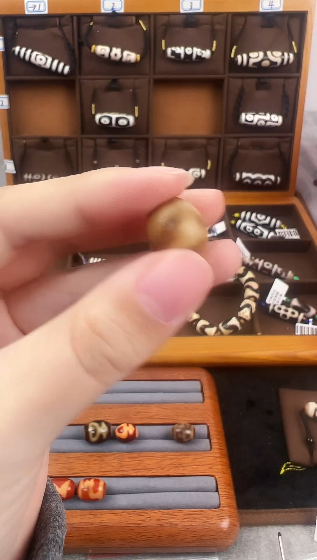 玛瑙/玉髓（覆膜）颈饰未镶嵌223微瑕