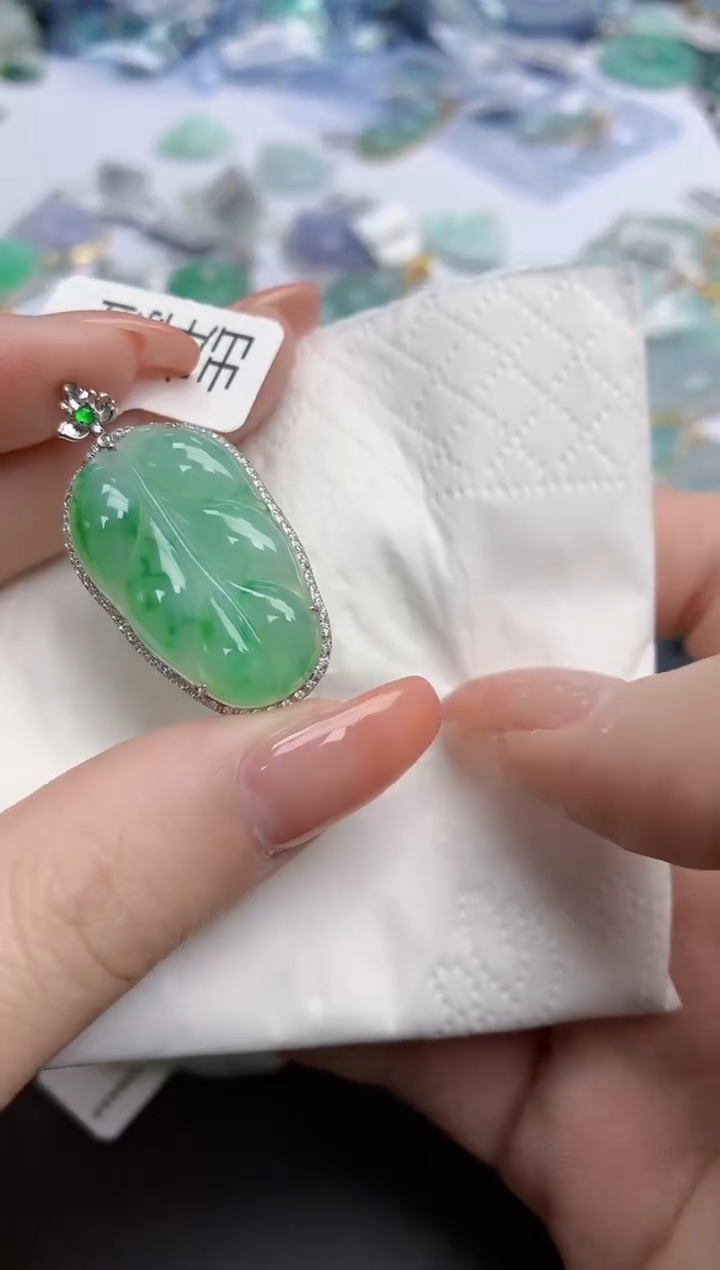 【闪购商品】翡翠颈饰18K金镶嵌天然缅甸翡翠A货