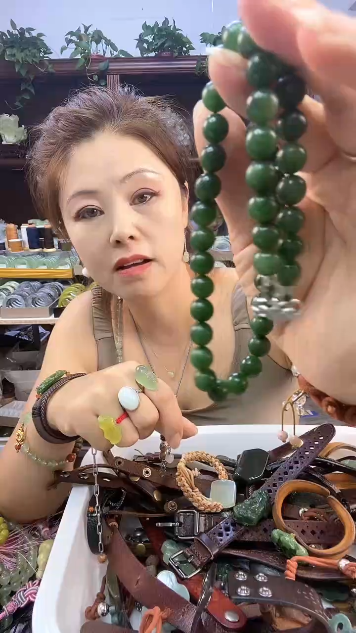 颈饰未镶嵌和田玉多样性发货其中之一