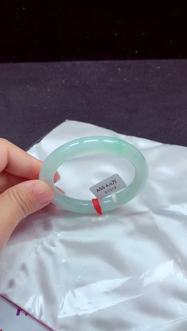 【闪购商品】翡翠手镯未镶嵌手镯