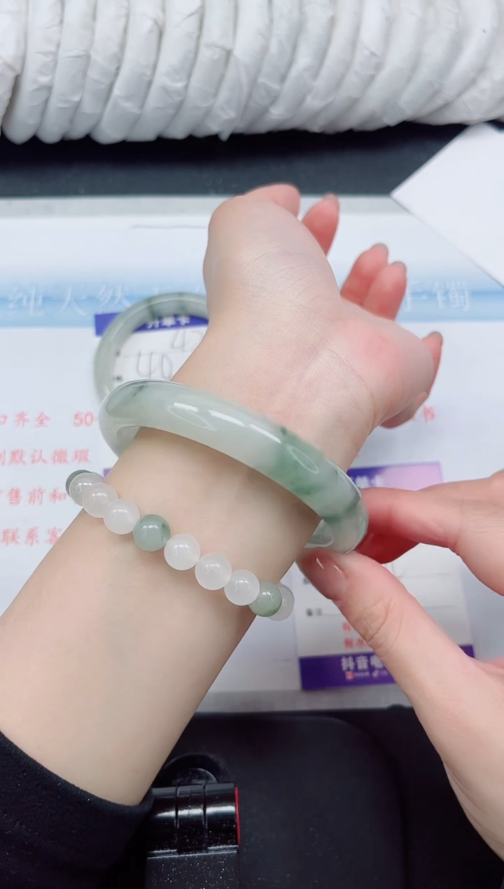 【闪购商品】石英质玉手镯未镶嵌430#64