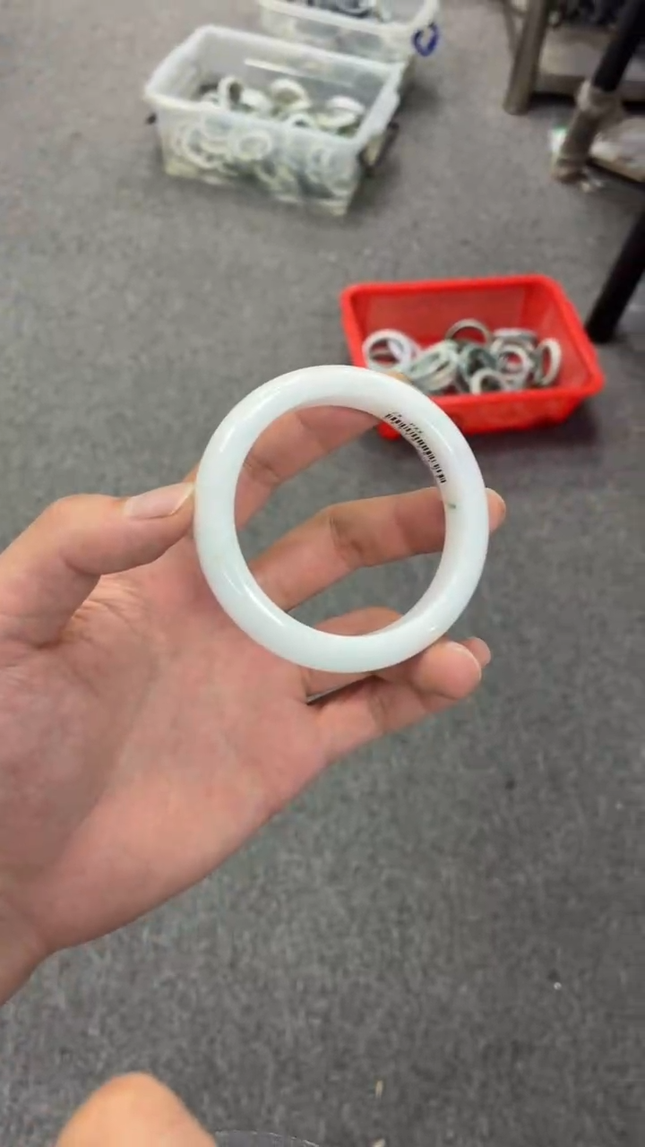 未镶嵌手镯翡翠张*儿天然翡翠手镯