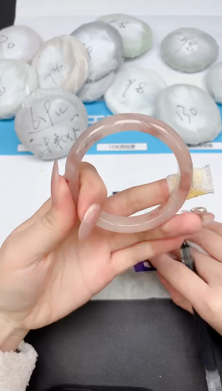 【闪购商品】石英质玉手镯未镶嵌426-56.8