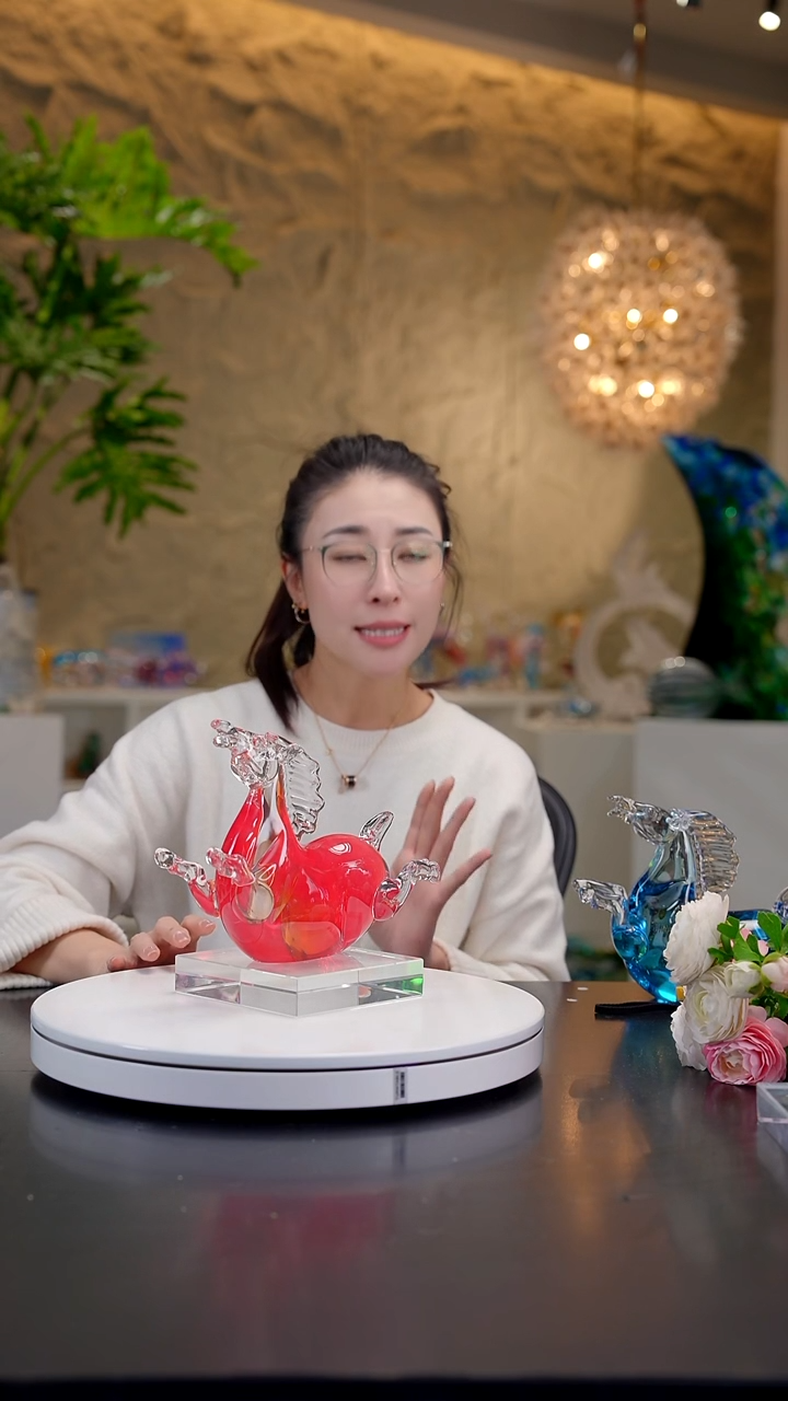 手工艺品琉璃宝石红设计款小马摆件