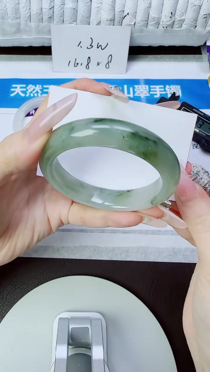 石英质玉手镯未镶嵌103/55