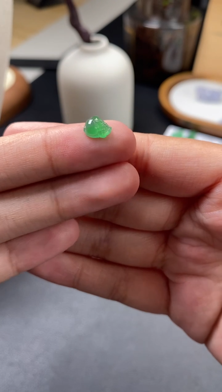 翡翠未镶嵌颈饰翡翠冰种裸石