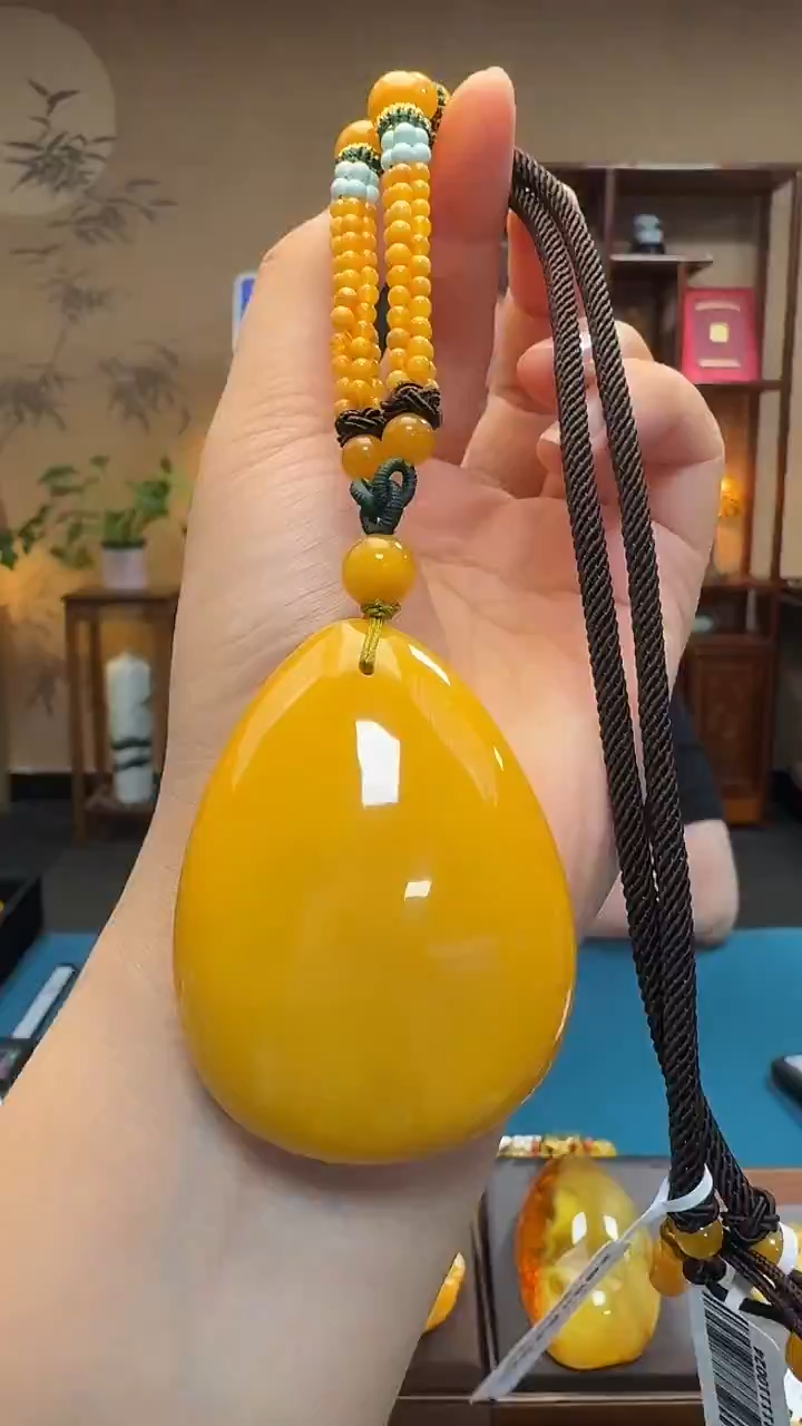 琥珀吊坠(不含链)未镶嵌天然保真蜜蜡水滴套装（送绳子）