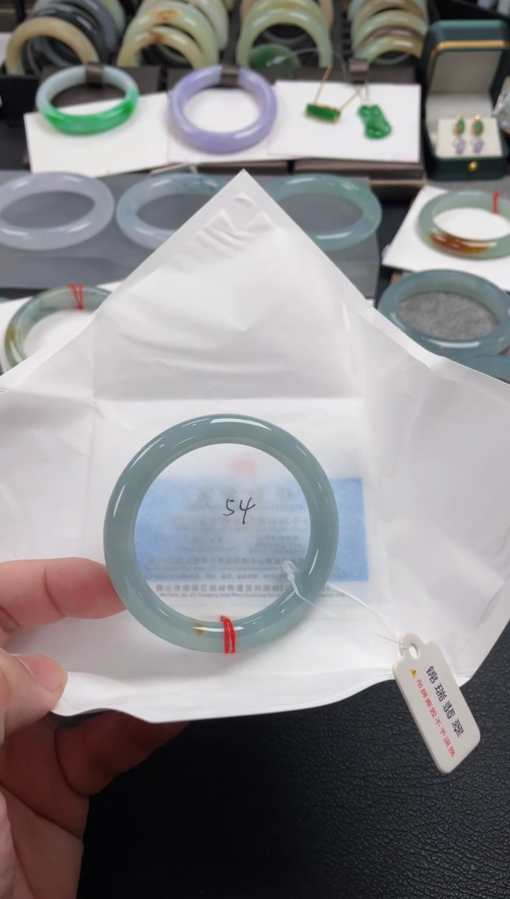 【闪购商品】翡翠手镯未镶嵌56圆条