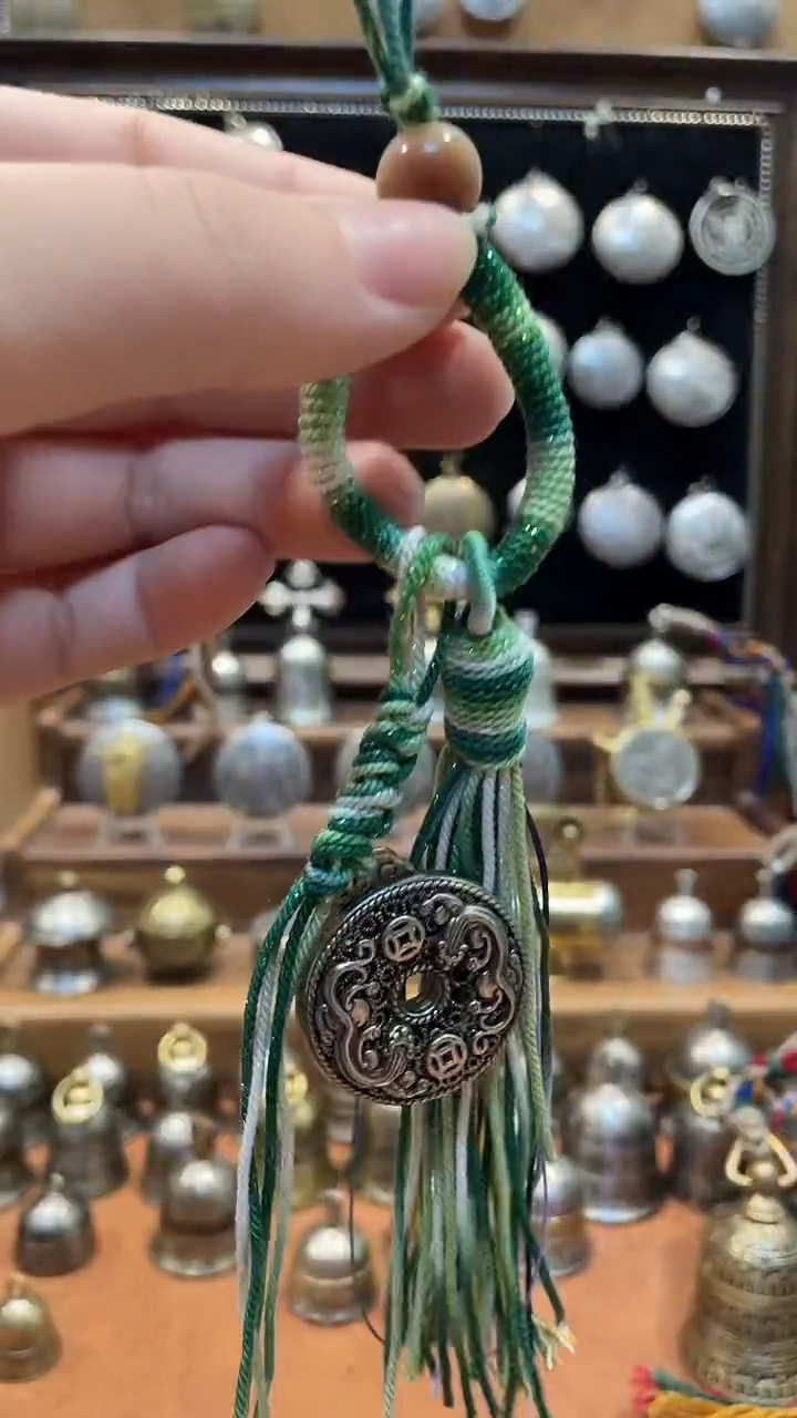 六字真言环佩配绿色手编绳