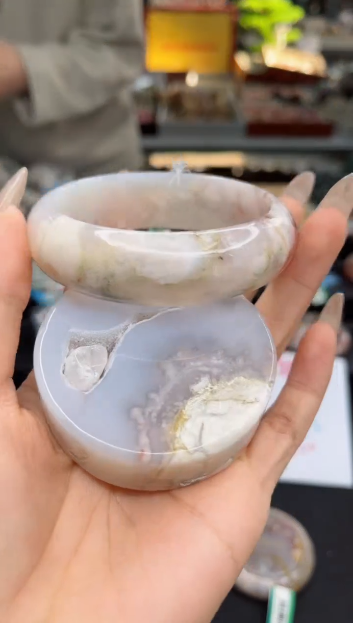 【闪购商品】石英质玉手镯未镶嵌61圈口（不退不换）1571466