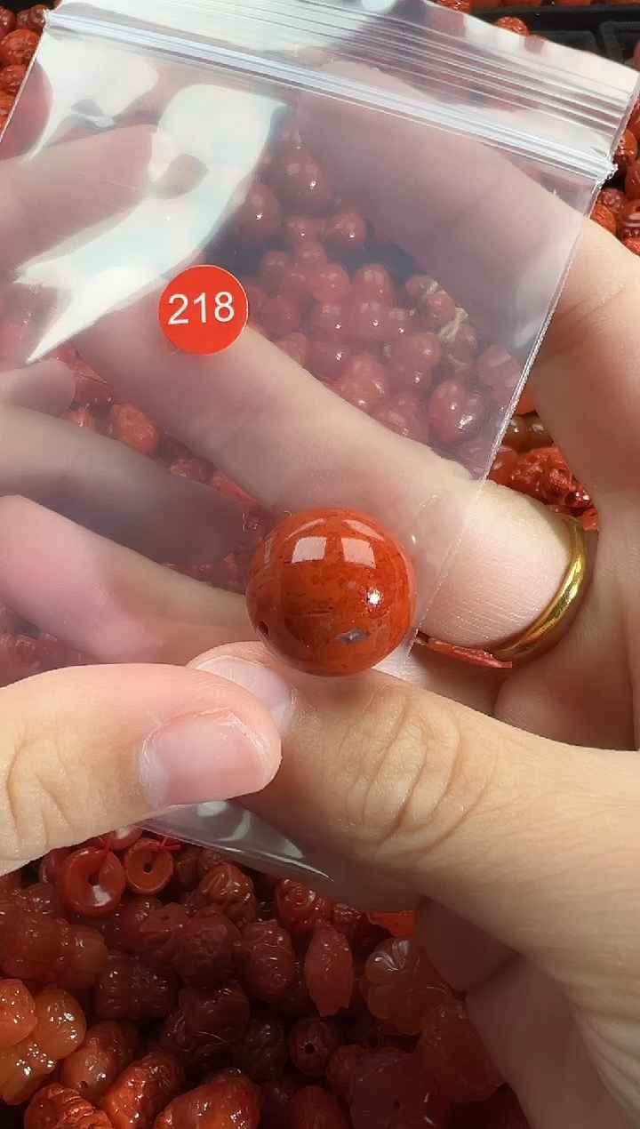 颈饰未镶嵌南红玛瑙1