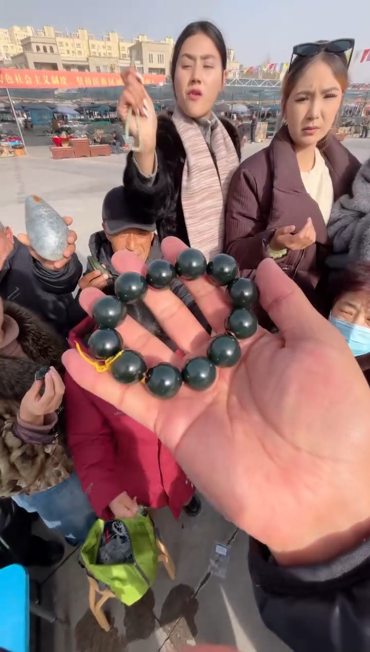 未镶嵌和田玉（糖玉）挂件和田玉