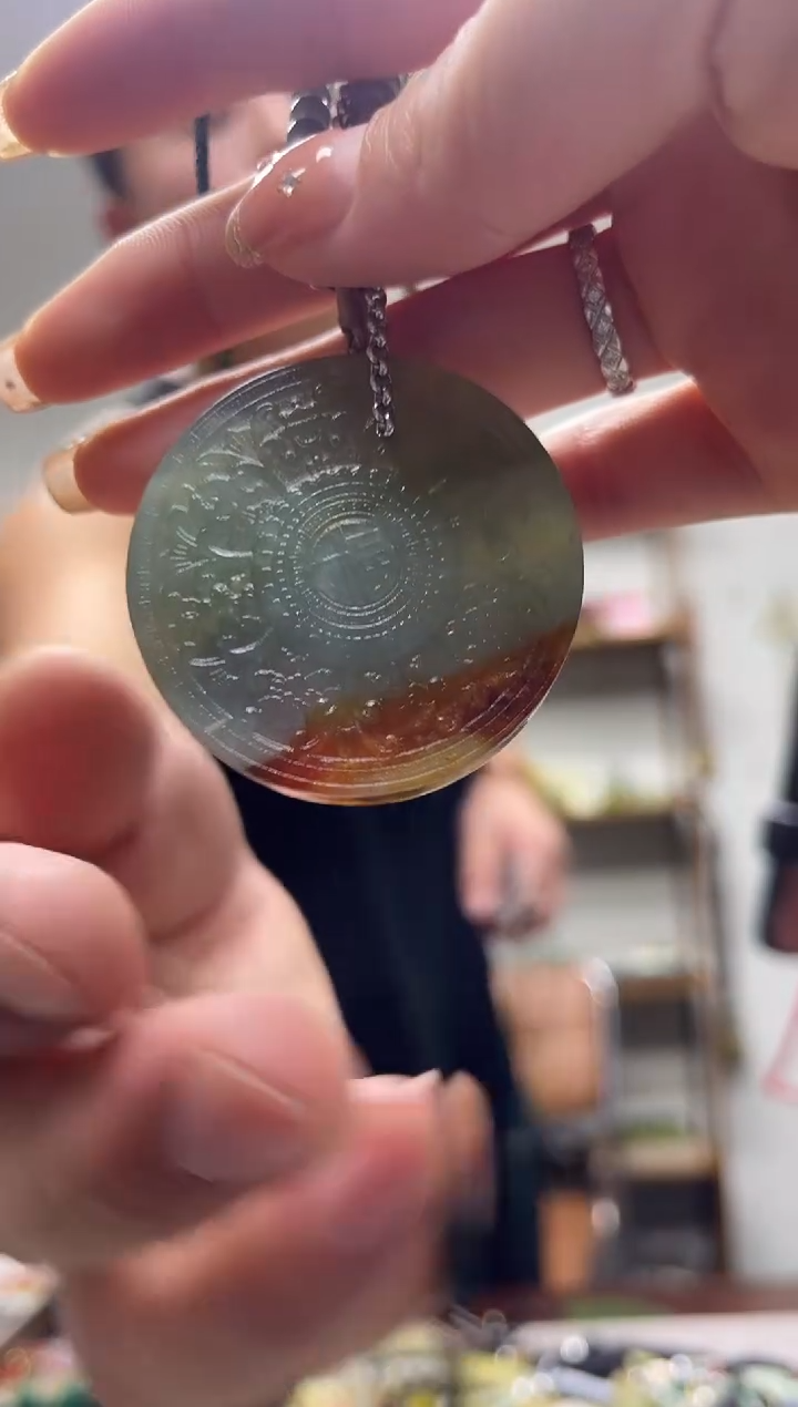 未镶嵌岫玉吊坠·