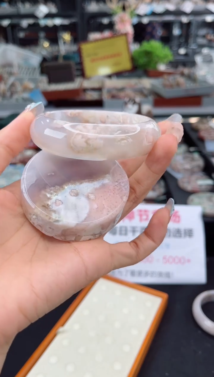 【闪购商品】石英质玉手镯未镶嵌59圈口（赠品镯心）3569212