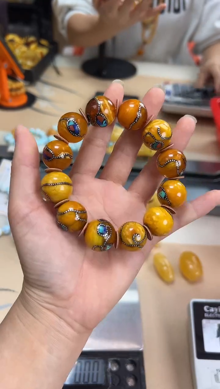 【闪购商品】琥珀裸石未镶嵌蜜蜡手串