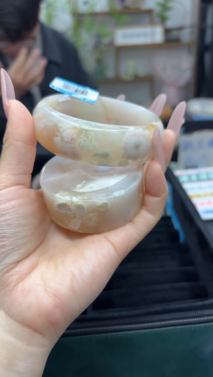 【闪购商品】石英质玉手镯未镶嵌A238(62圈赠送镯心)